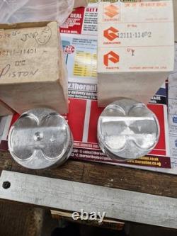 Suzuki Gsx250 Piston Kit Std 12102-11840 Genuine Nos 12111-11402 12140-11421-00