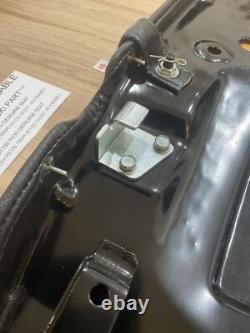 Suzuki Gt125 Gt185 Nos Genuine Seat Assembly With Metal Trim 45100-36201-403 New
