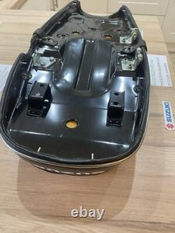 Suzuki Gt125 Gt185 Nos Genuine Seat Assembly With Metal Trim 45100-36201-403 New