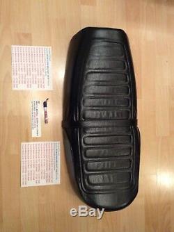 Suzuki Gt380 Gt550 74-77 Dual Seat Nos New Pt No 45100-33x00-865 Has Metal Base Suzuki Gt380 Gt550 74-77 Dual Seat Nos New Pt No 45100-33x00-865 Has Metal Base