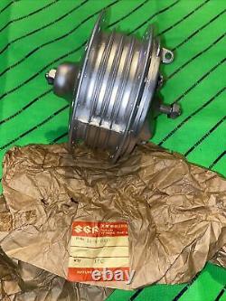 Suzuki Oem Nos F50 F70 Front wheel hub assembly 54100-06611