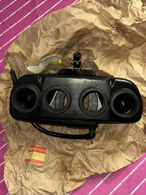 Suzuki Oem Nos Gsx 400 F 1983 Air Cleaner Front Case 13710-33210