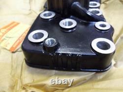 Suzuki RG250 Cylinder Head NOS GAMMA CYL HEAD RG250 Barrel Top OEM 11111-16702