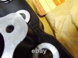 Suzuki RG250 Cylinder Head NOS GAMMA CYL HEAD RG250 Barrel Top OEM 11111-16702
