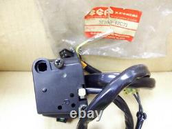 Suzuki RGV250 Switch Assy RH 1991-94 NOS RGV250 RIGHT Handle Switch 37200-12C21
