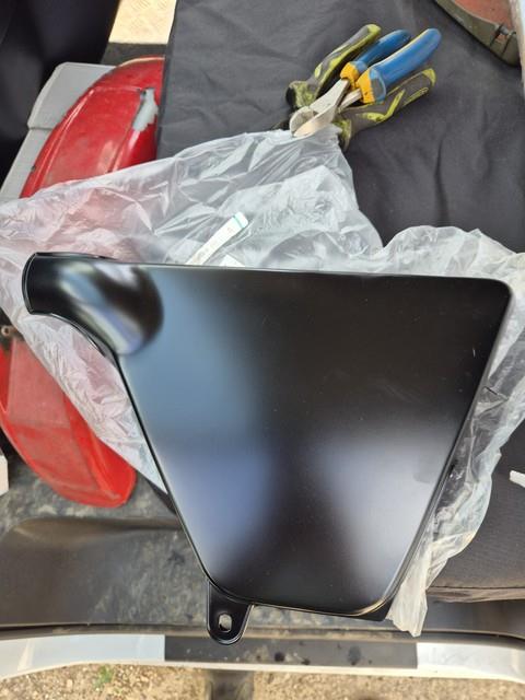 Suzuki Sp370 Sp400 Dr370 Side Panel Frame Cover Nos Part No 47110-32401-291