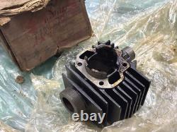 Suzuki T125 T125-II T125R Stinger RH Cylinder NOS Genuine Japan P/N 11211-20100