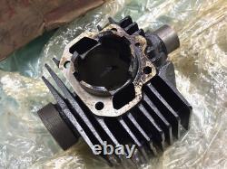 Suzuki T125 T125-II T125R Stinger RH Cylinder NOS Genuine Japan P/N 11211-20100