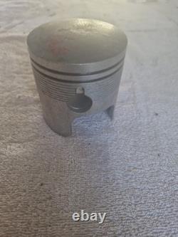Suzuki T500 Left Piston Genuine NOS