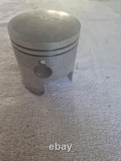 Suzuki T500 Left Piston Genuine NOS