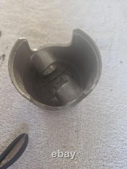Suzuki T500 Left Piston Genuine NOS