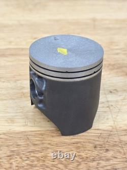 Suzuki Ts125r Sf15a Piston 12110-03d03-0f0 Nos