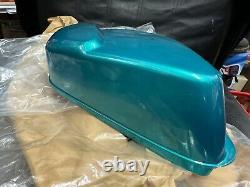 Suzuki gt380 j green side panel 47211-33000-215 NOS